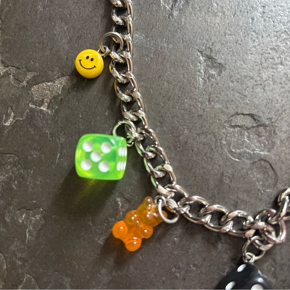 Steve Madden Bag Purse Charm Chain Dice Pink Heart Gummy Bears Smiley Faces NWOT - Picture 3 of 5